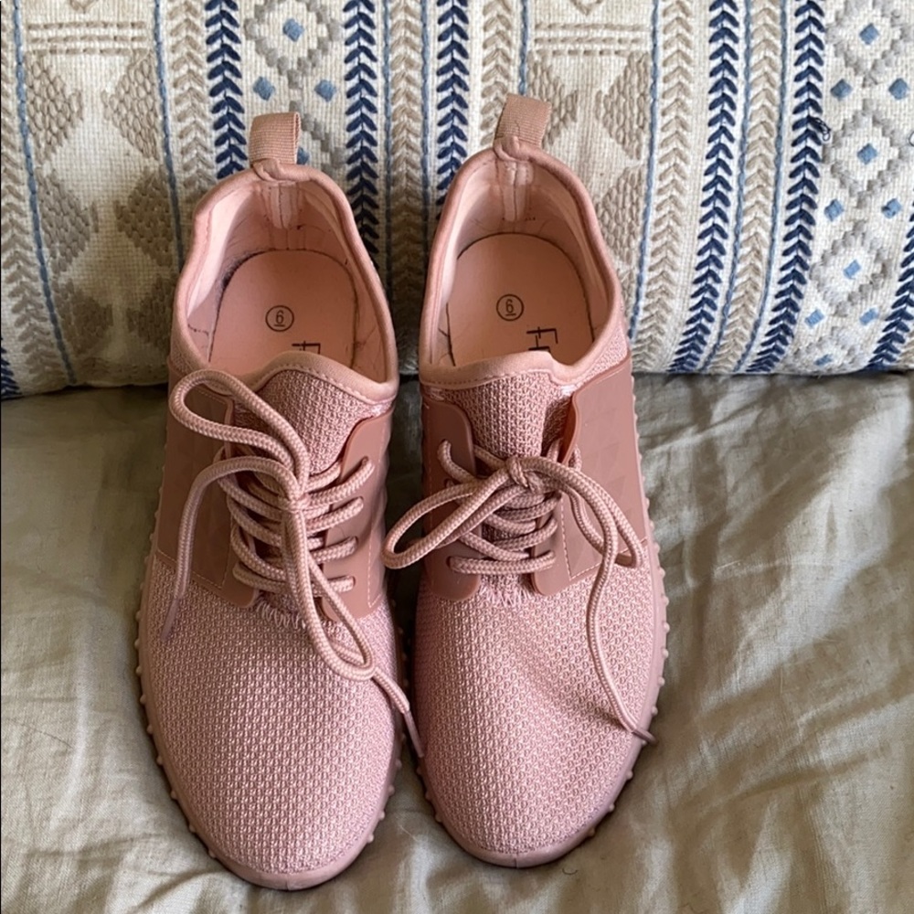 Blush Women’s Sneakers